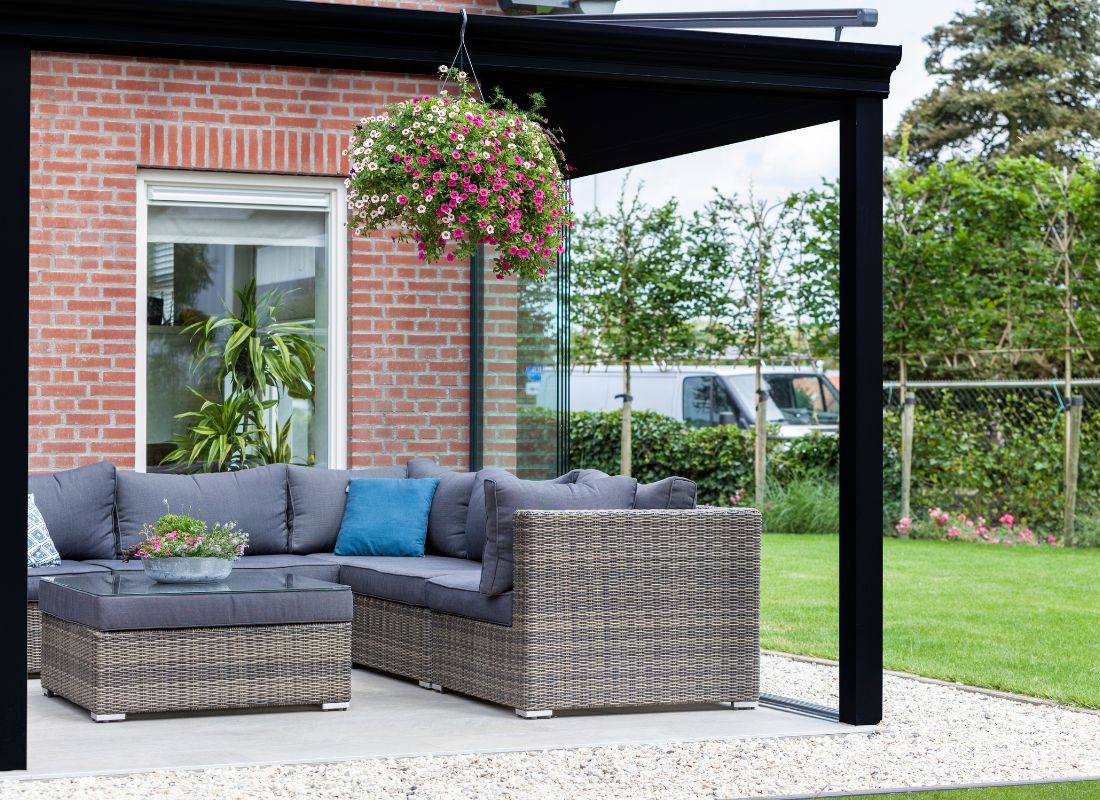 Deponti Pigato Aluminium Veranda with Glass Roof