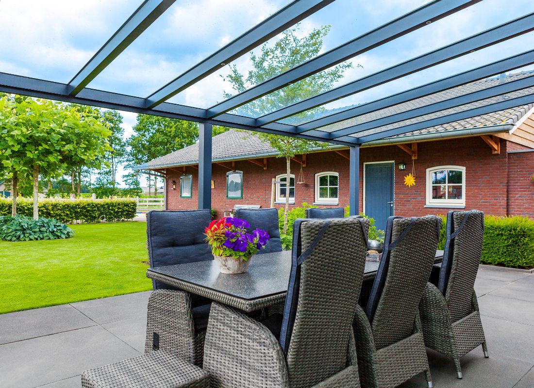 Deponti Pigato Aluminium Veranda with Glass Roof