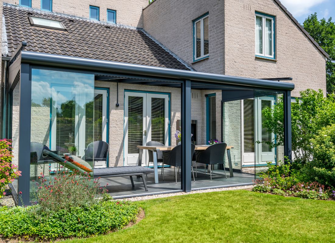 Deponti Pigato Aluminium Veranda with Polycarbonate Roof