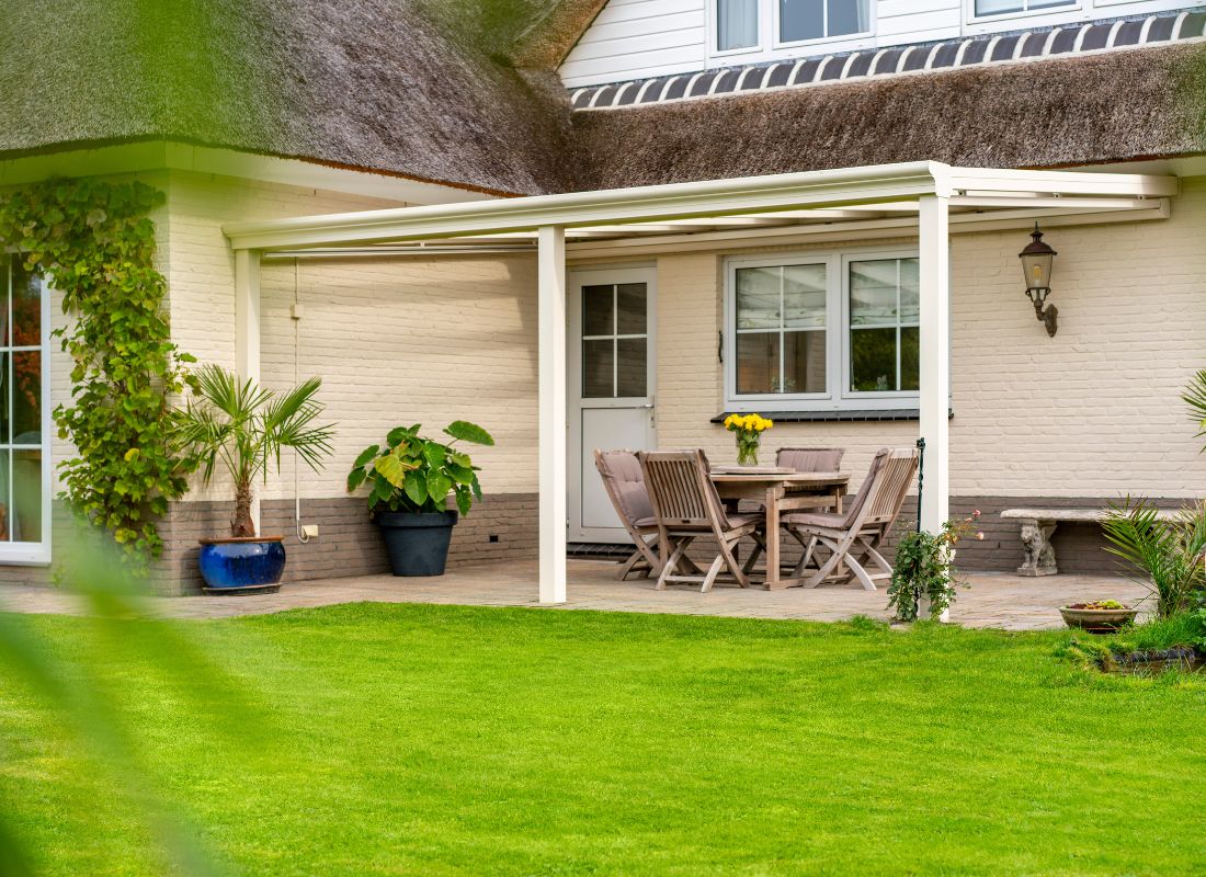 Deponti Pigato Aluminium Veranda with Polycarbonate Roof
