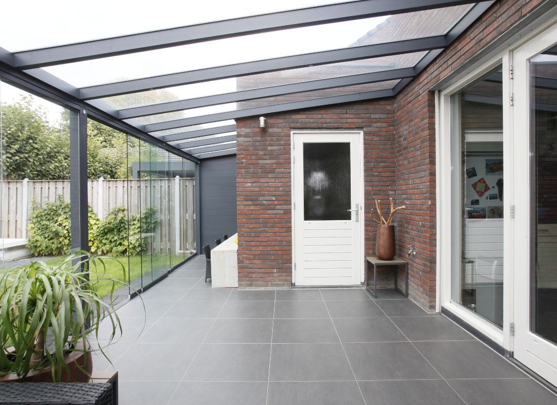 Deponti Pigato Aluminium Veranda with Polycarbonate Roof