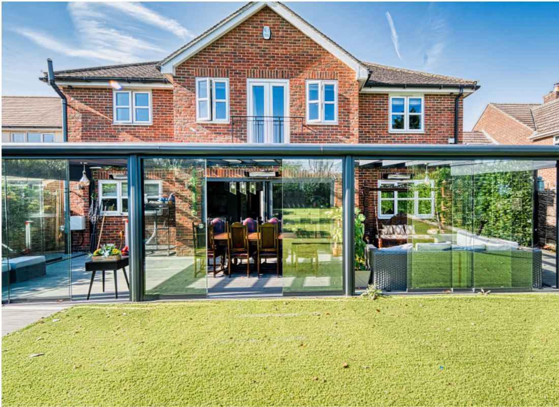 Deponti Pigato Aluminium Veranda with Glass Roof
