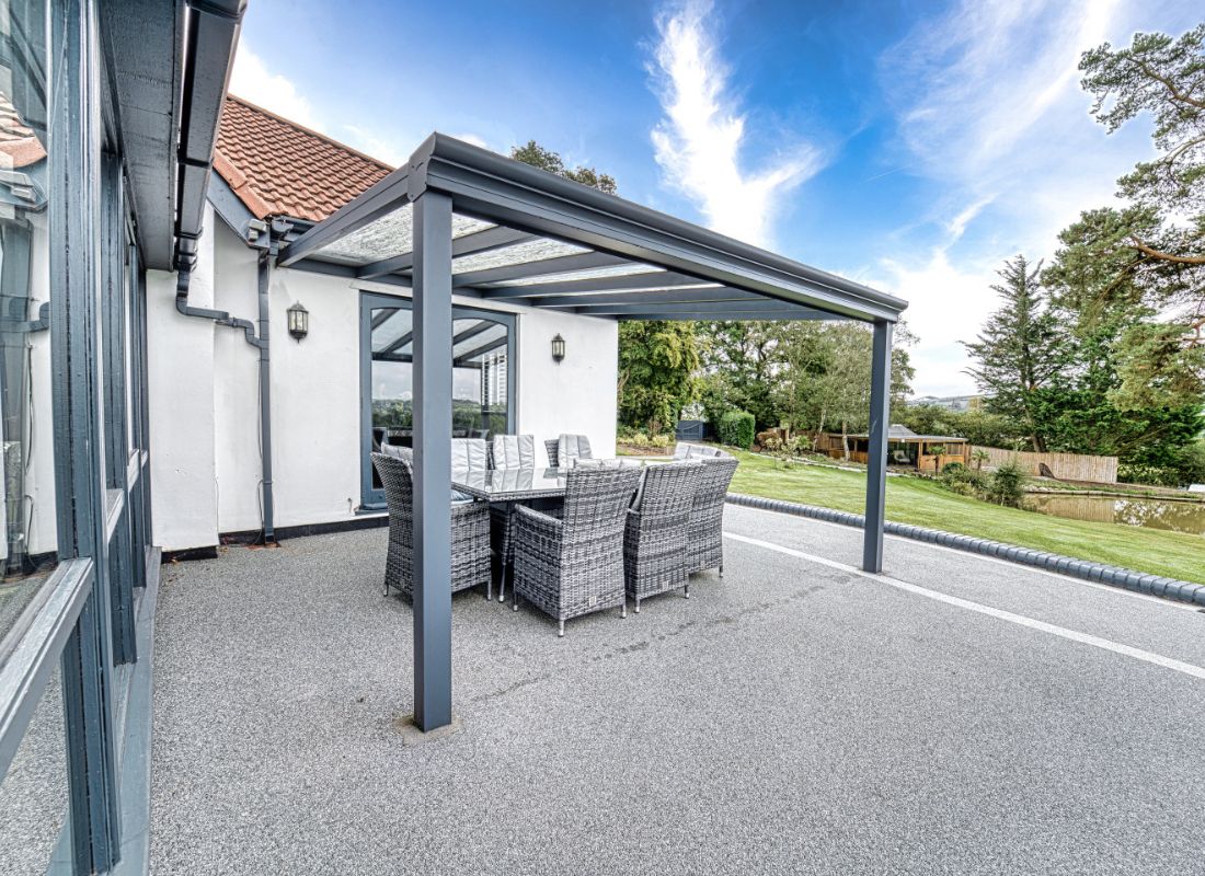 Deponti Pigato Aluminium Veranda with Polycarbonate Roof