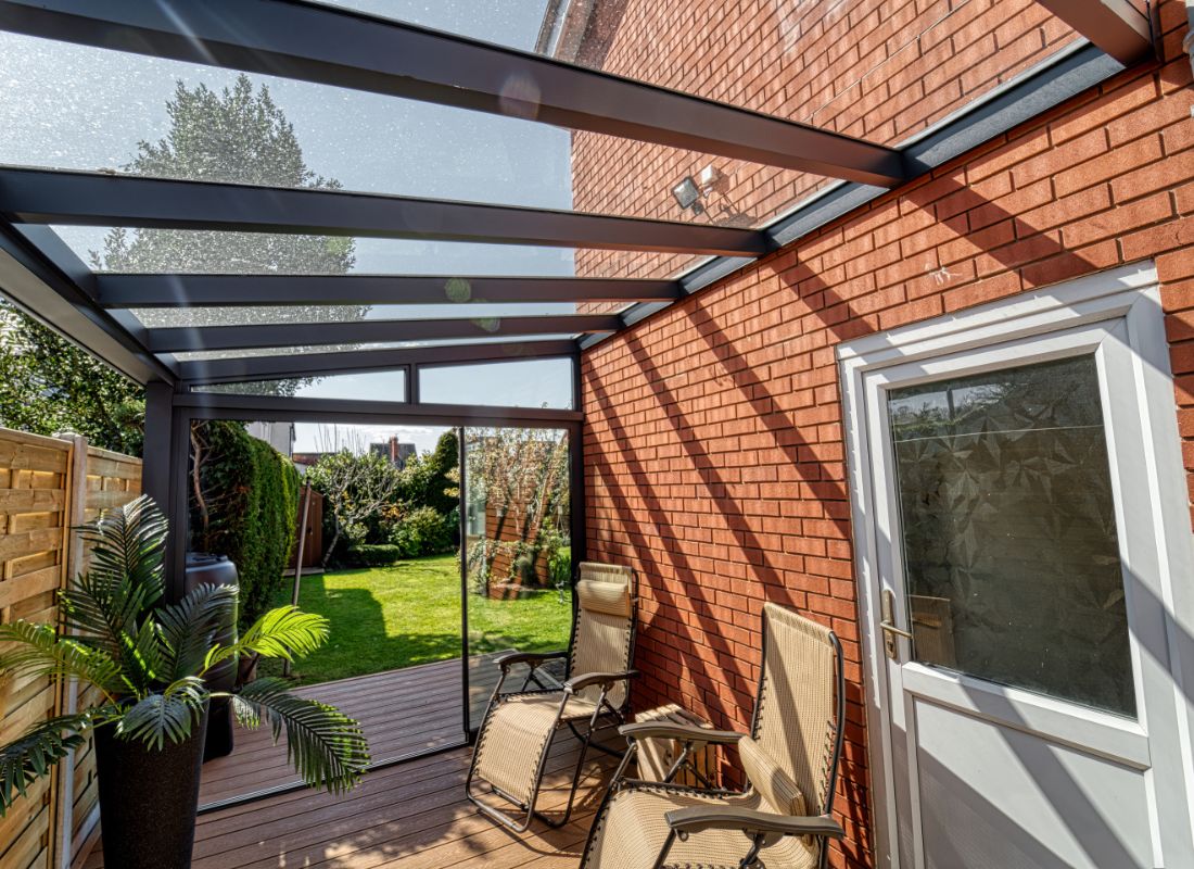 Deponti Pigato Aluminium Veranda with Glass Roof