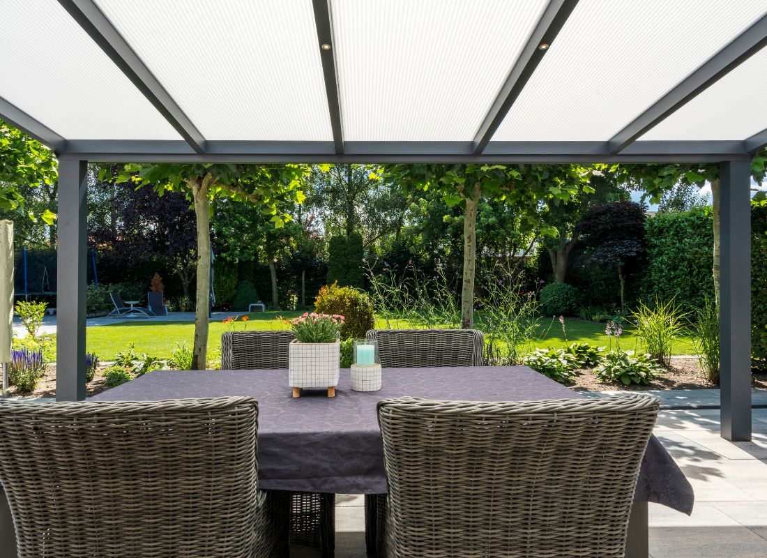 Deponti Giallo Aluminium Veranda with Polycarbonate Roof