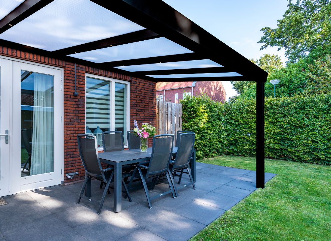 Deponti Giallo Aluminium Veranda with Polycarbonate Roof
