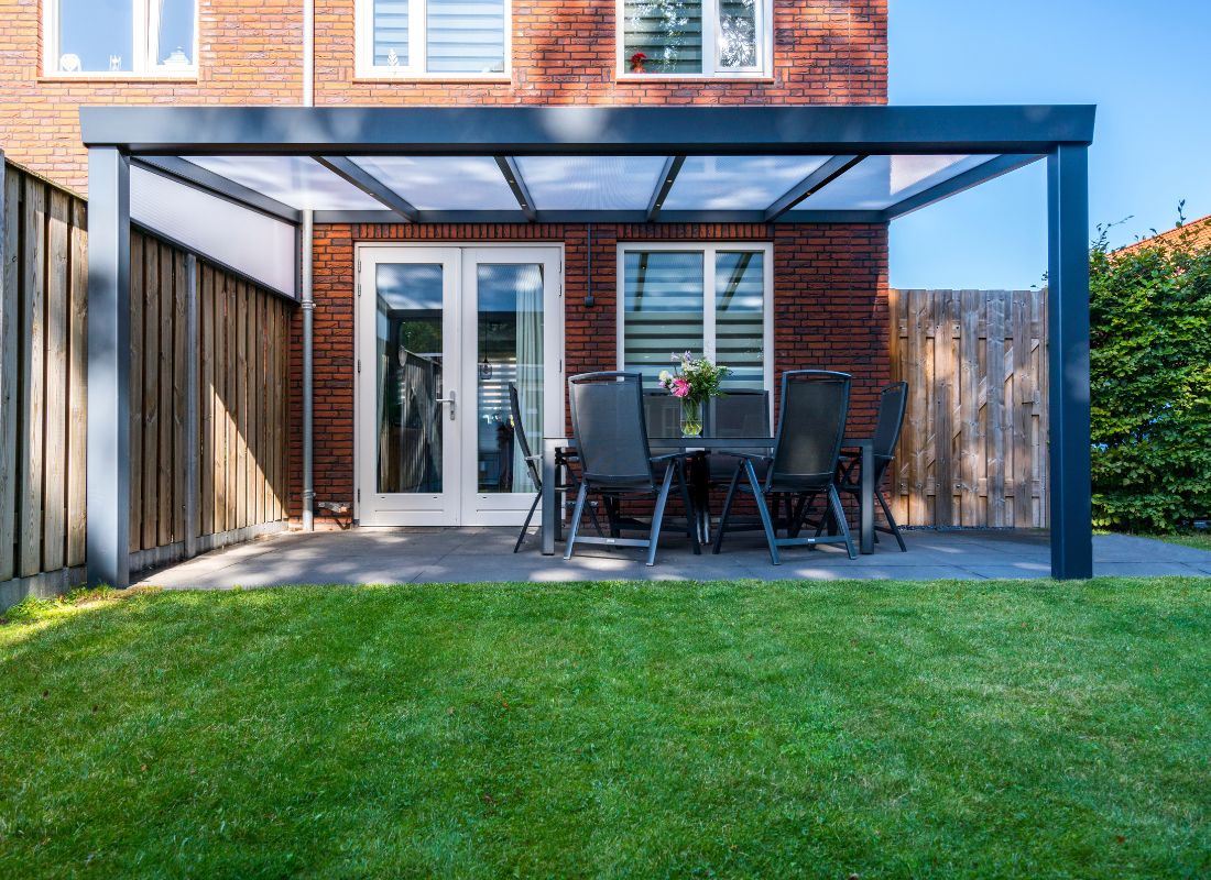 Deponti Giallo Aluminium Veranda with Polycarbonate Roof