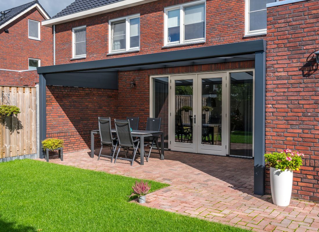 Deponti Giallo Aluminium Veranda with Glass Roof