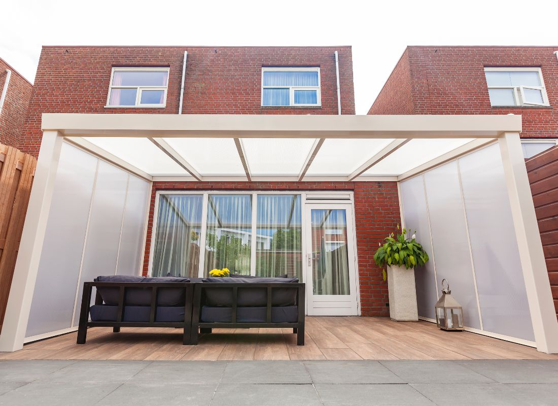 Deponti Giallo Aluminium Veranda with Polycarbonate Roof