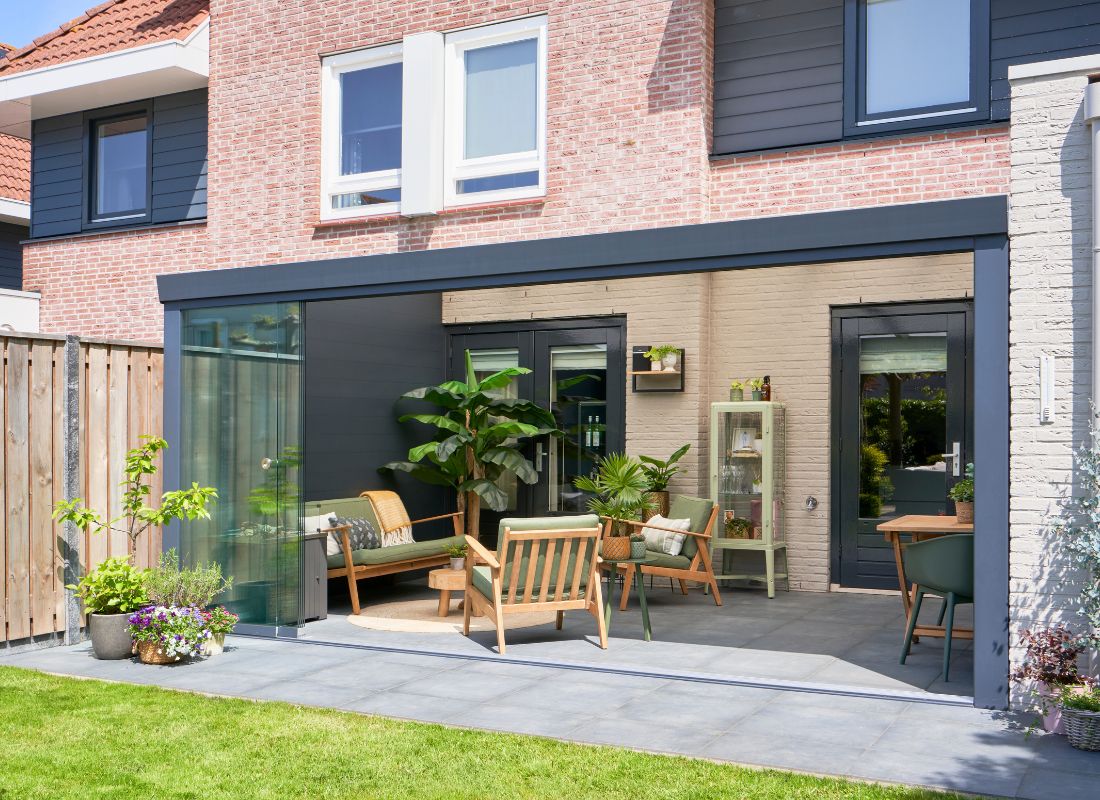 Deponti Giallo Aluminium Veranda with Glass Roof
